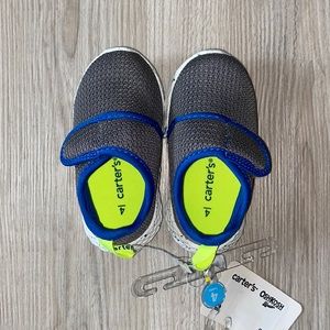 NEW❗️Carter’s Toddler size 4 Velcro Sneakers